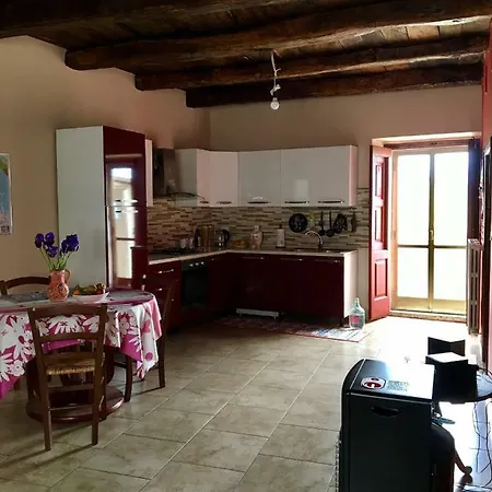 Nyaraló Casa Om *