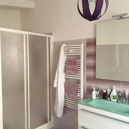 Nyaraló Casa Om *